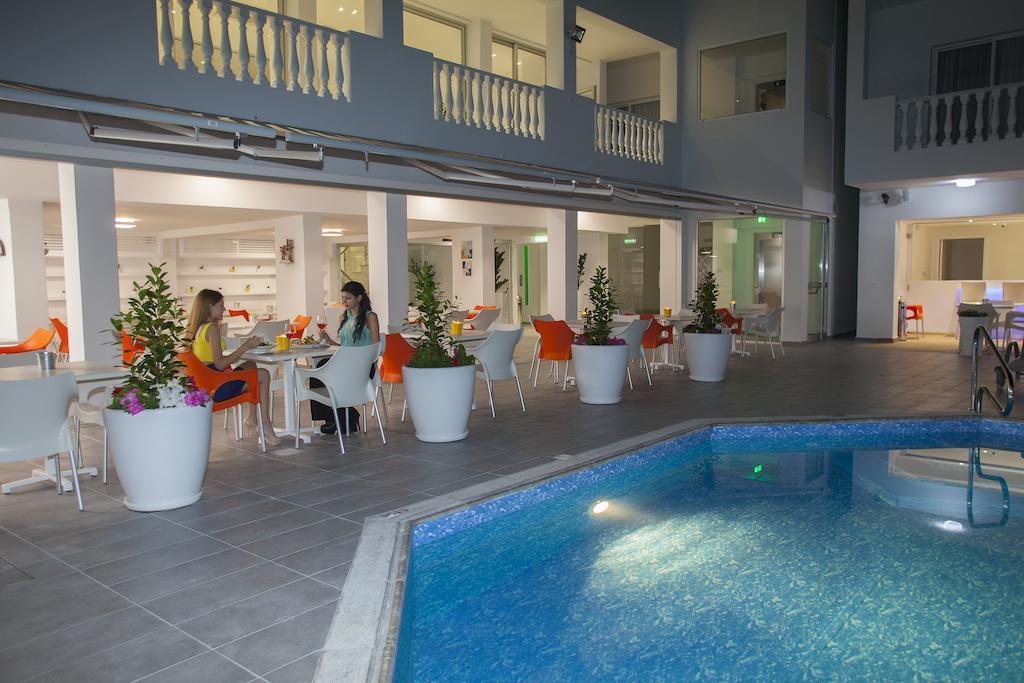 Princessa Vera Hotel Apartments Paphos Eksteriør billede