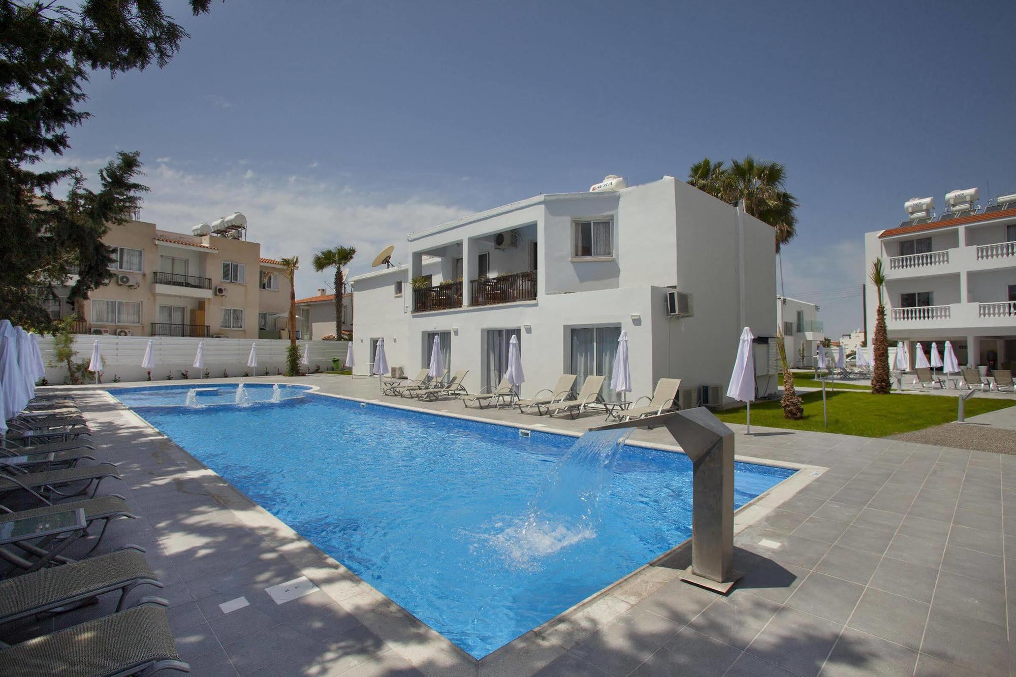 Princessa Vera Hotel Apartments Paphos Eksteriør billede